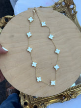 Load image into Gallery viewer, Clover necklace
